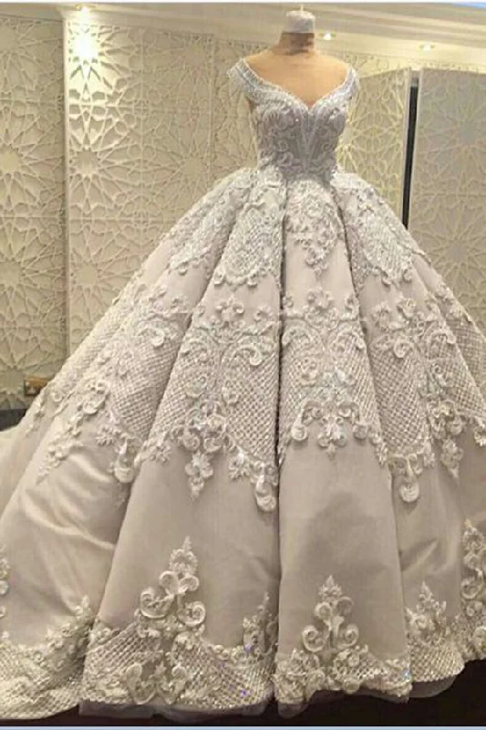 Gorgeous Sleeveless V Neck Lace Appliques Ball Gown Wedding Dresses Simple Wedding Dress